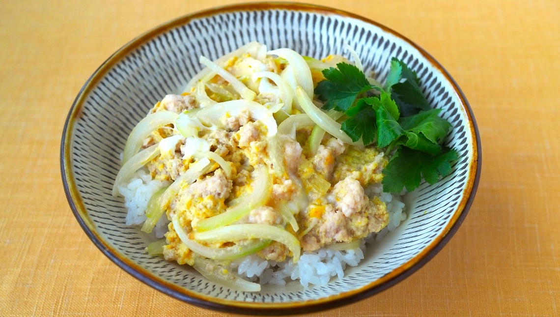 鶏むねひき肉のヘルシー親子丼
